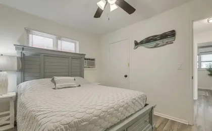 Walk to Shops & Dining: Downtown Stuart Home!