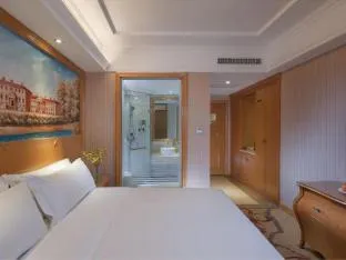 Vienna Hotel Wuhan Wangjiawan Qili Temple Metro Station