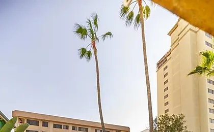 Cal Mar Hotel Suites