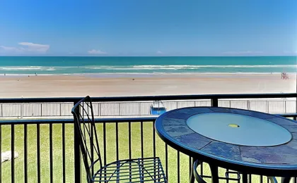 Hawaiian Inn 238 by Distinctive Beach Rentals