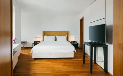 Main Plaza Suite Tower