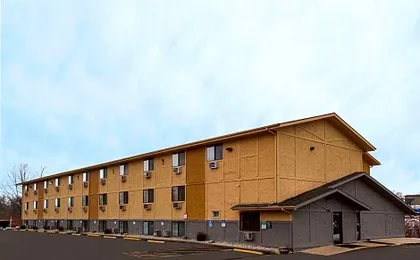 Super 8 by Wyndham Dubuque/Galena Area