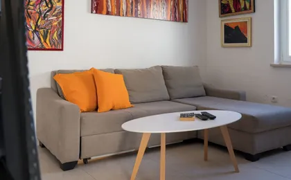 Adriatic Gallery Apartment by DuHomes
