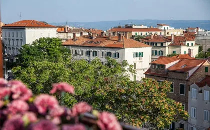 Royal View Apartment