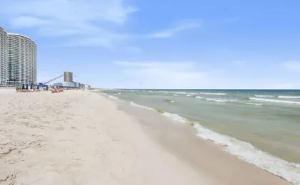 Admirals Quarters 1402- Beachfront 3 Bedrooms 3 Baths Sleeps 8