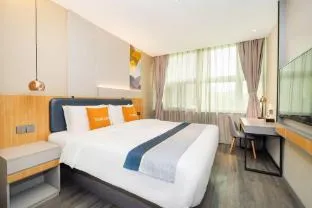 Home Inn Shanghai Lujiazui Oriental Pearl Pudong Avenue Metro Station