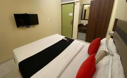 Hotel Regal International- Near Airport