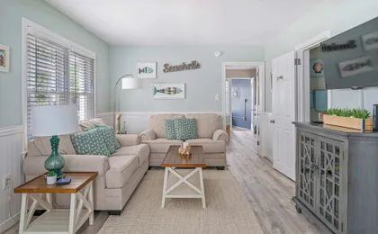 Coastal Condo Close to Beach & Entertainment