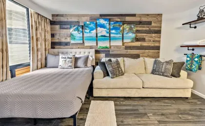 Inviting Waikiki Grand Hotel Room-1 Block to Beach