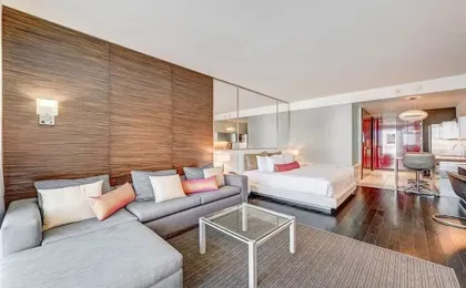 Modern High-rise Escape Balcony + Stunning Views 23319