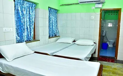 Sri Tirumalaa Hotel