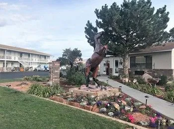 Broken Spur Inn & Steakhouse