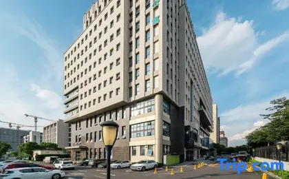 Joyous Hotel