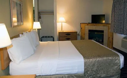 Boarders Inn & Suites by Cobblestone Hotels - Wautoma