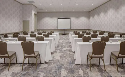 Doubletree by Hilton Hotel Houston - Greenway Plaza