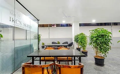 Super Townhouse IKON SUITES