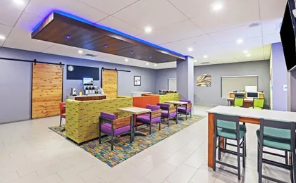 Holiday Inn Express & Suites Perryton