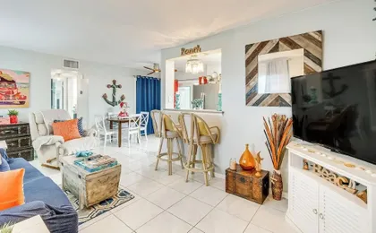 Port Charlotte Paradise w/ Private Outdoor Oasis!
