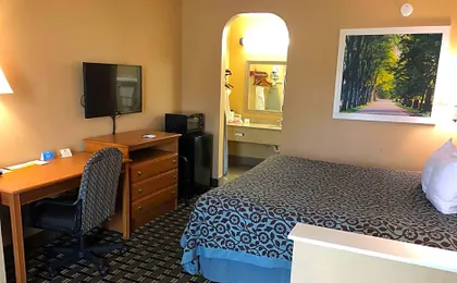 Days Inn by Wyndham Columbus
