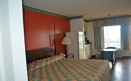 Granbury Inn and Suites