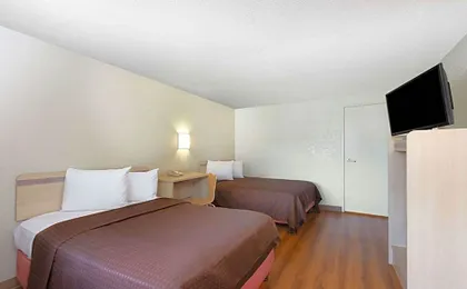 Travelodge by Wyndham Essington / Philadelphia Airport