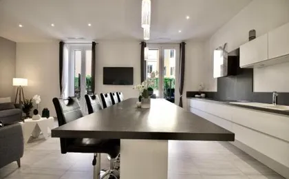 Cannes Spacious 4 Bedroom Apartment with Sunny Terrace