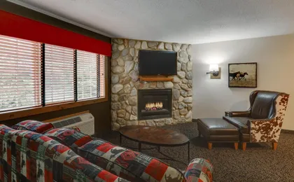 Stoney Creek Inn-Quincy