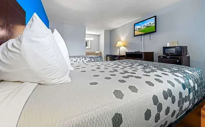 Super 8 by Wyndham Portsmouth - Norfolk