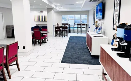 Holiday Inn Express & Suites Houston East Baytown