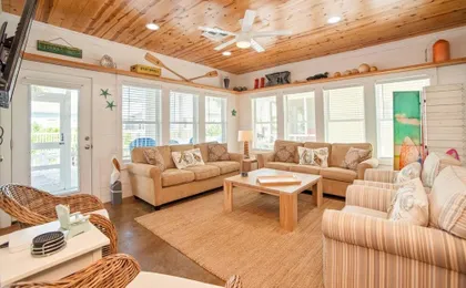 Bach Porch - Beach Gear Credit Included! 2 Shared Heated Pools!