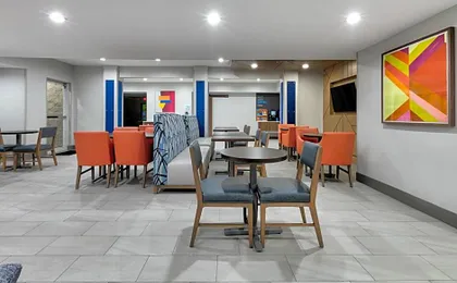 Holiday Inn Express & Suites Dallas Park Central Northeast by IHG