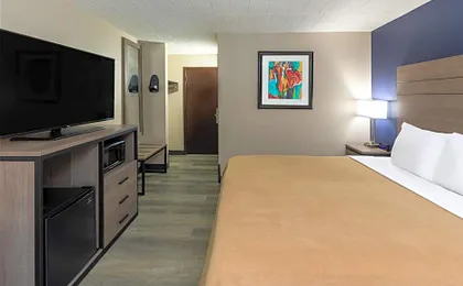 Baymont by Wyndham Laredo
