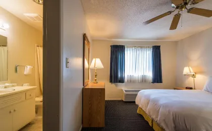 Coral Reef Inn & Suites