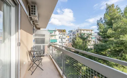 Top Sightseeing 3rd Floor Studio on a Paved Road!