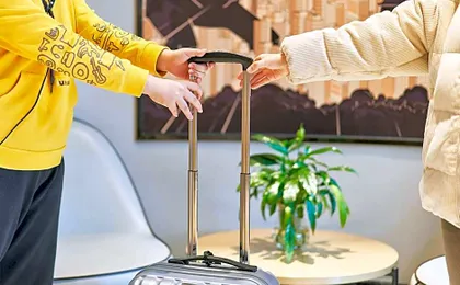 IU Hotel Shenzhen Futian Port Metro Station