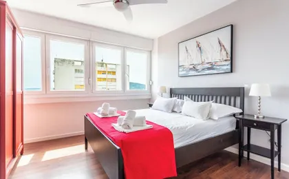 Comfortable Apartment with Great City And Sea View