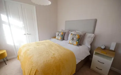 Hollicarrs - Bumblebee Lodge