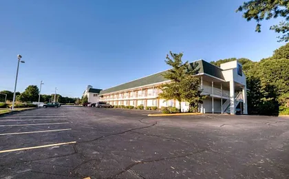 Motel 6 Niantic, CT - New London