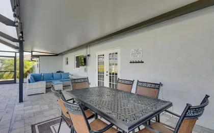 Poolside Retreat 2 Mi to Dtwn Cape Coral