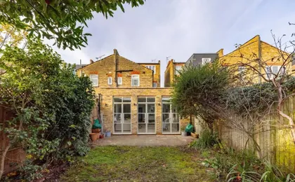 Fabulous 4 Bedroom Family Home in Fulham