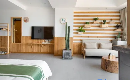 Xuan xuan& Chen chen river-view theme homestay
