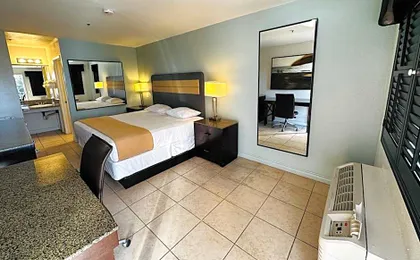 Casa Blanca Hotel - Cypress, Buena Park