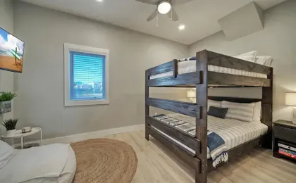3 Condos In Beachfront Complex W Pool Sleeps 22 Island Retreat 3-Unit Buyout