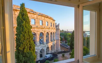Arena & Seaview Luxurious Residence