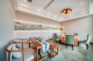West Lake Huabei Hotel