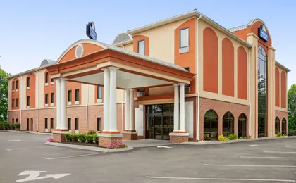 Days Inn & Suites By Wyndham Murfreesboro