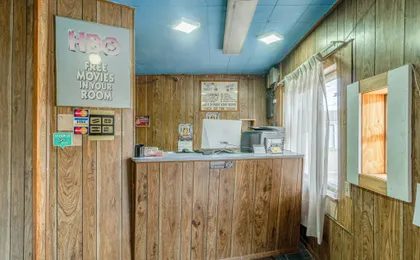 OYO Budget Inn Falfurrias Hwy 281