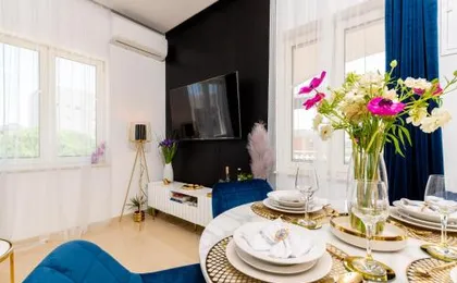 Luxa 5 min old town 10 min airport