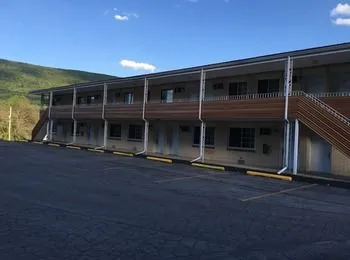 Relax Inn Motel and Bar