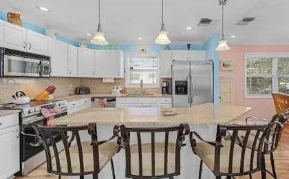 140 Barefoot Bungalow: 4br/2ba W/ Heated Pool! 4 Bedroom Home